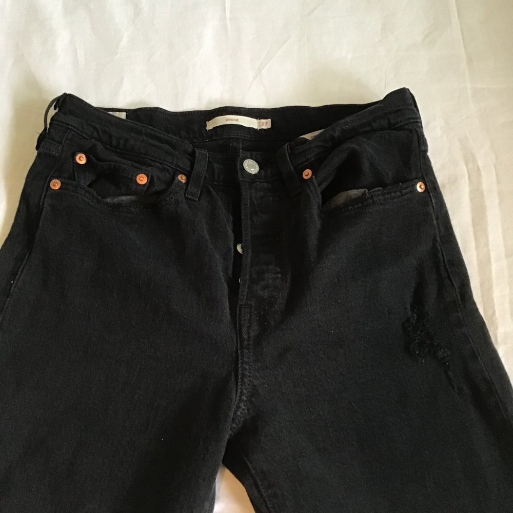 Levi's Black Icon Wedgie Raw Edge Hem Distressed Button Fly Jeans - Picture 3 of 15